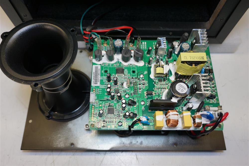 JBL 305P MK2 inside